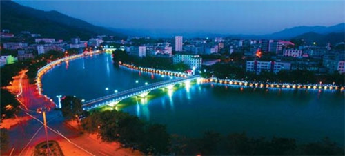 丹霞谷景区美食（丹霞旅游景点）